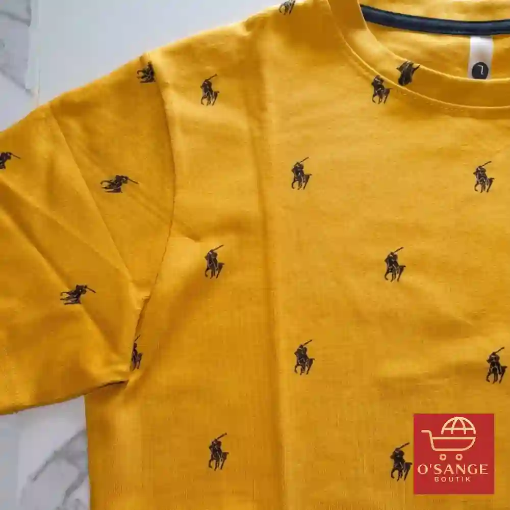 T-shirt Jaune Moutarde – Imprimé All-over Logo – Image 2